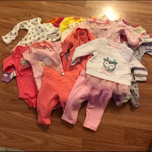 Baby Girl Newborn Month Clothes Lot 15+ Pieces